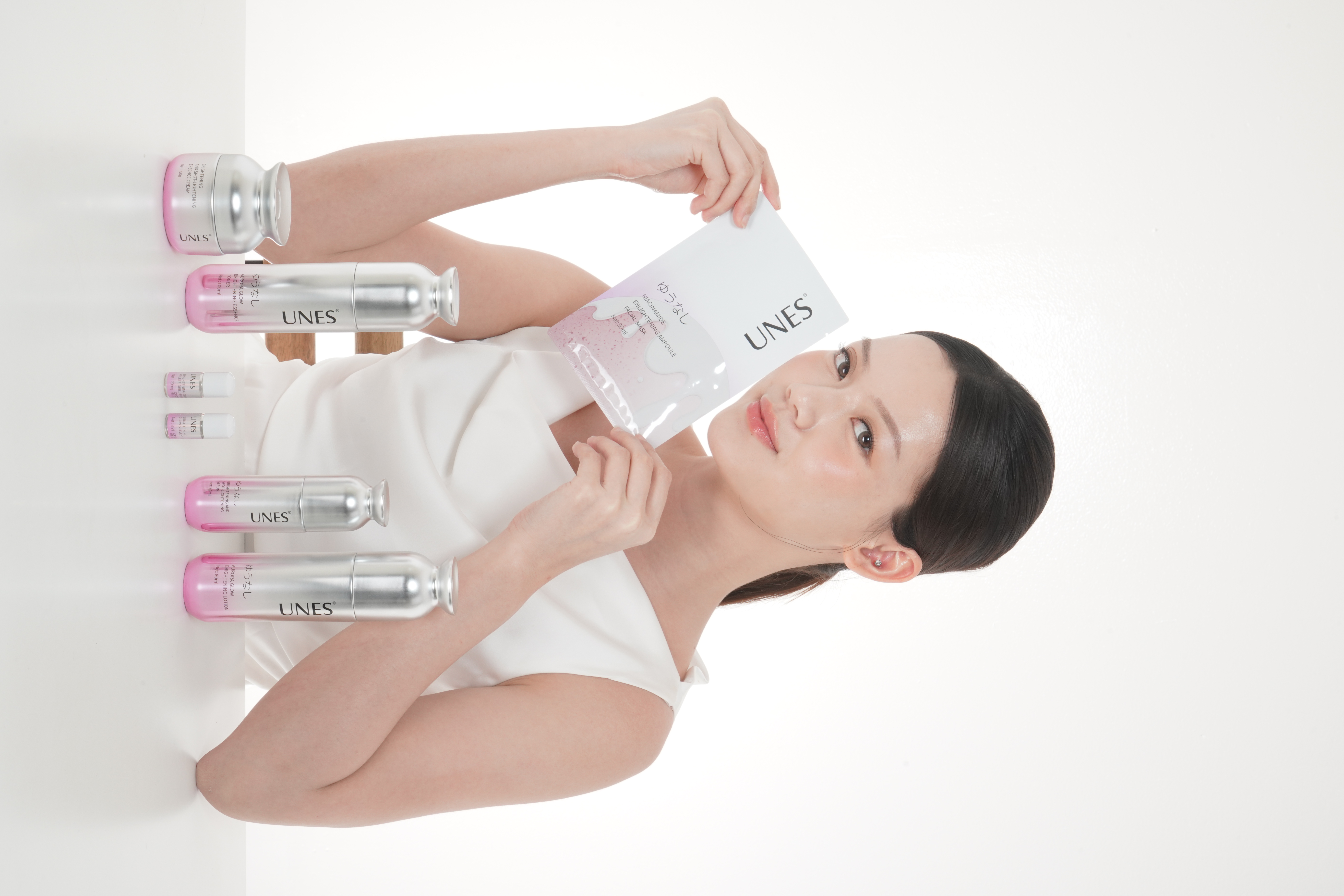 UNES model with facial mask